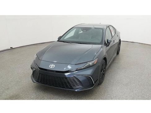 Used 2026 Toyota Camry SE FWD image 16