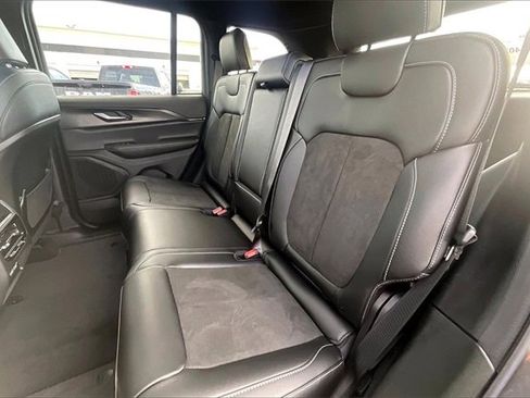 New 2025 Jeep Grand Cherokee Altitude image 10