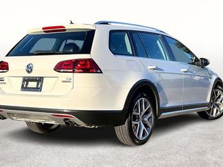 Used 2017 Volkswagen Golf Alltrack SEL video 2