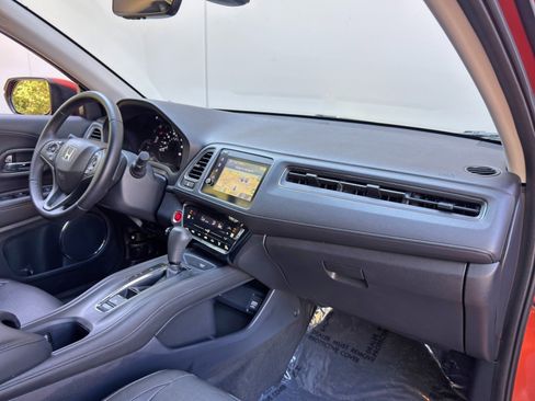 Used 2019 Honda HR-V Touring image 14
