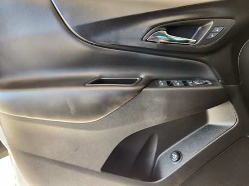 Used 2024 Chevrolet Equinox LT AWD/4WD image 24
