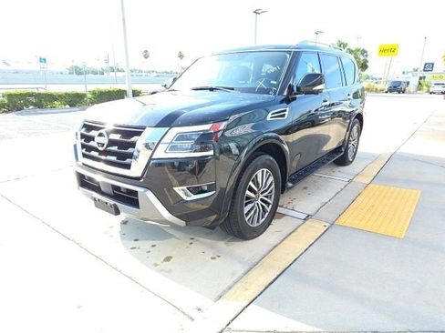 Used 2024 Nissan Armada SL w/ Captain's Chairs Package AWD/4WD image 8