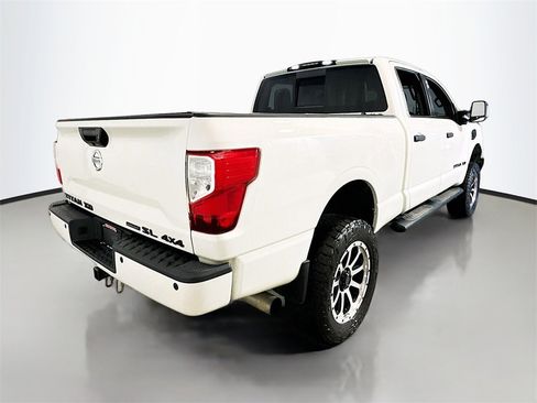 Used 2018 Nissan Titan SL w/ Midnight Edition image 8