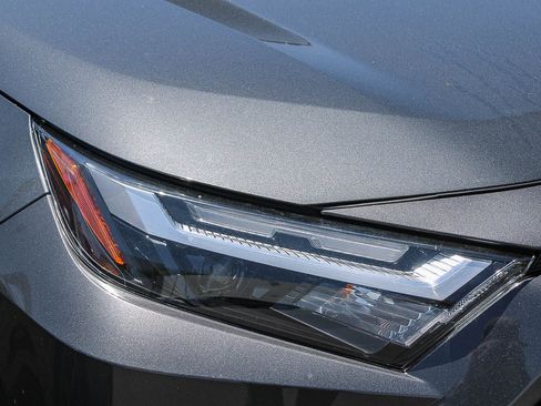 Used 2023 Toyota RAV4 XLE Premium FWD image 5