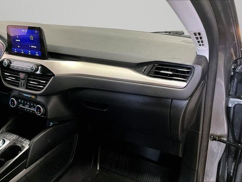 Used 2022 Ford Escape SE w/ Cold Weather Package image 26