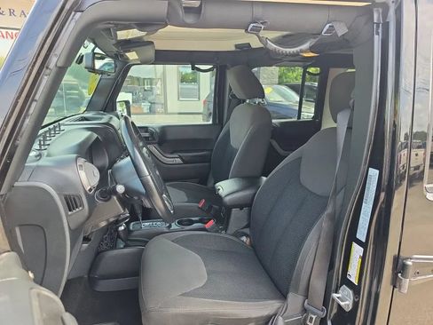 Used 2017 Jeep Wrangler Unlimited Sport AWD/4WD image 14