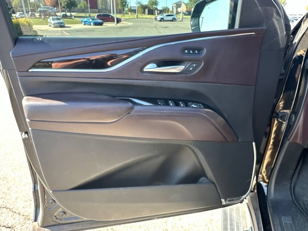 Used 2021 Cadillac Escalade Premium Luxury Platinum AWD/4WD image 11
