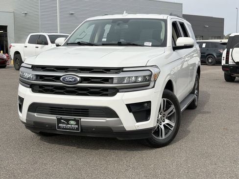 Used 2023 Ford Expedition XLT RWD image 4
