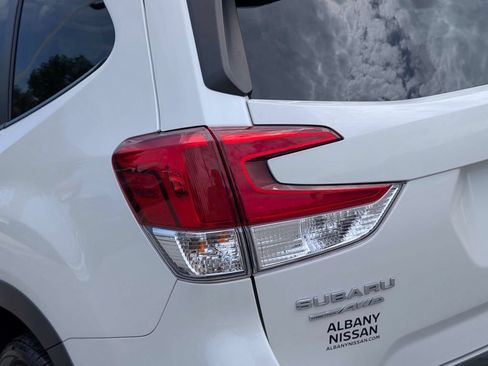 Used 2020 Subaru Forester Premium AWD/4WD image 11