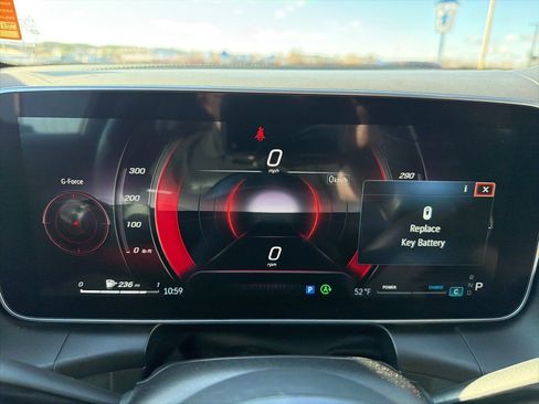 Used 2024 Mercedes-Benz GLC 300 4MATIC image 28