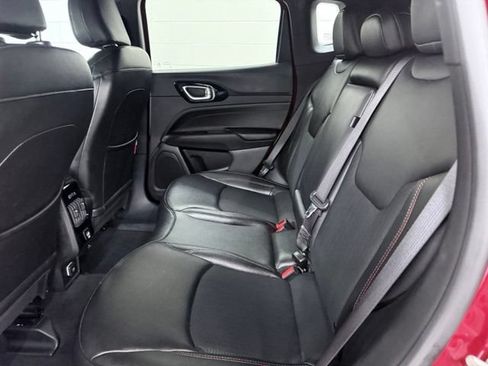 Used 2025 Jeep Compass Trailhawk AWD/4WD image 25