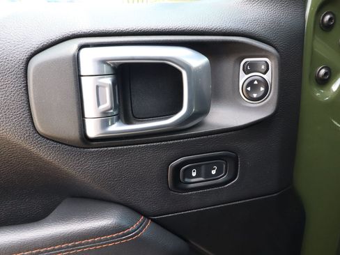 Used 2023 Jeep Gladiator Mojave w/ LED Lighting Group AWD/4WD image 18