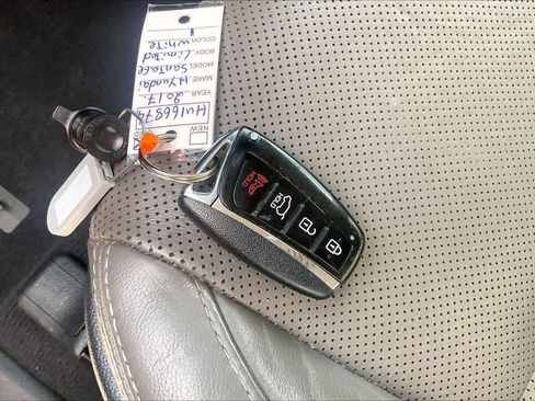 Used 2017 Hyundai Santa Fe Limited FWD image 12