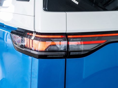 Used 2025 Volkswagen ID. Buzz 1st Edition image 21