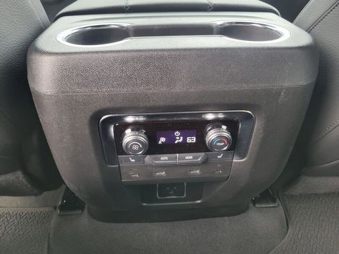 Used 2025 GMC Yukon XL Denali w/ Denali Reserve Package image 20