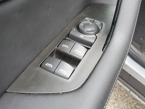 Used 2025 Chevrolet Blazer LT FWD image 19