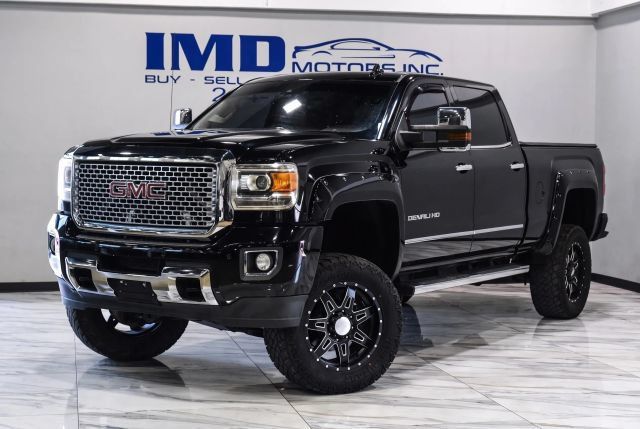 Used 2015 GMC Sierra 2500 Denali w/ Duramax Plus Package AWD/4WD image 2