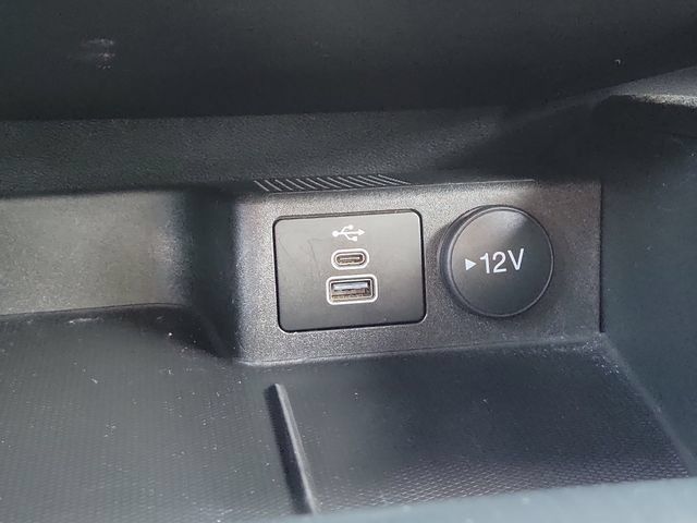 Certified 2025 Ford Escape ST-Line Select AWD/4WD image 32