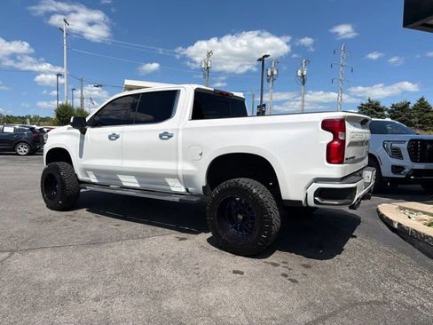 Used 2021 Chevrolet Silverado 1500 High Country w/ Technology Package AWD/4WD image 3