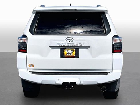 Used 2016 Toyota 4Runner SR5 w/ Convenience Package AWD/4WD image 4