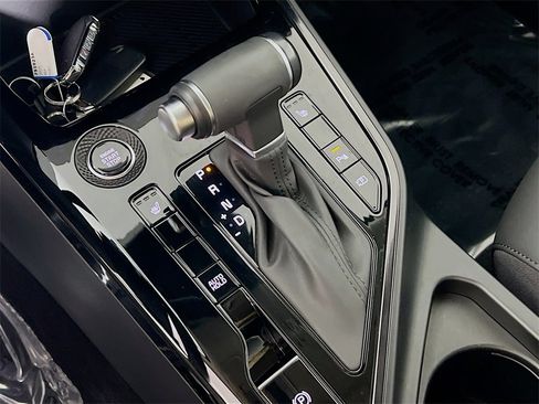 Used 2025 Kia Niro EX image 16