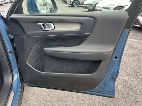 Used 2023 Volvo XC40 B5 Plus w/ Protection Package Premier image 22