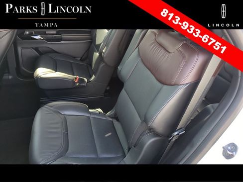 Used 2022 Ford Explorer Platinum w/ Equipment Group 601A AWD/4WD image 17
