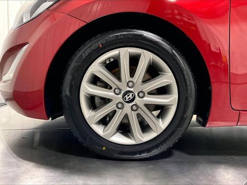 Used 2014 Hyundai Elantra SE w/ Option Group 02 FWD image 9