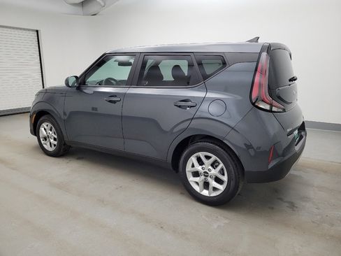 Used 2025 Kia Soul LX image 3