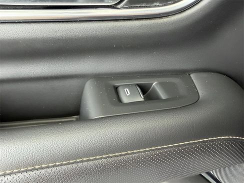 Used 2021 Chevrolet Tahoe Premier w/ Premium Package image 19