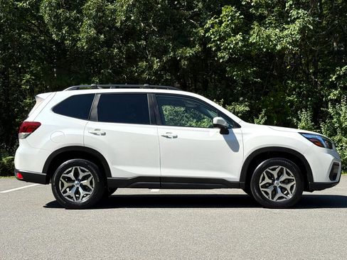 Used 2019 Subaru Forester Premium image 49