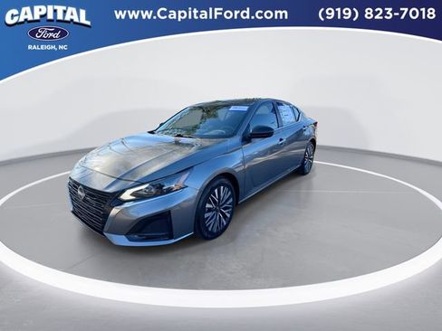 Used 2024 Nissan Altima 2.5 SV image 4