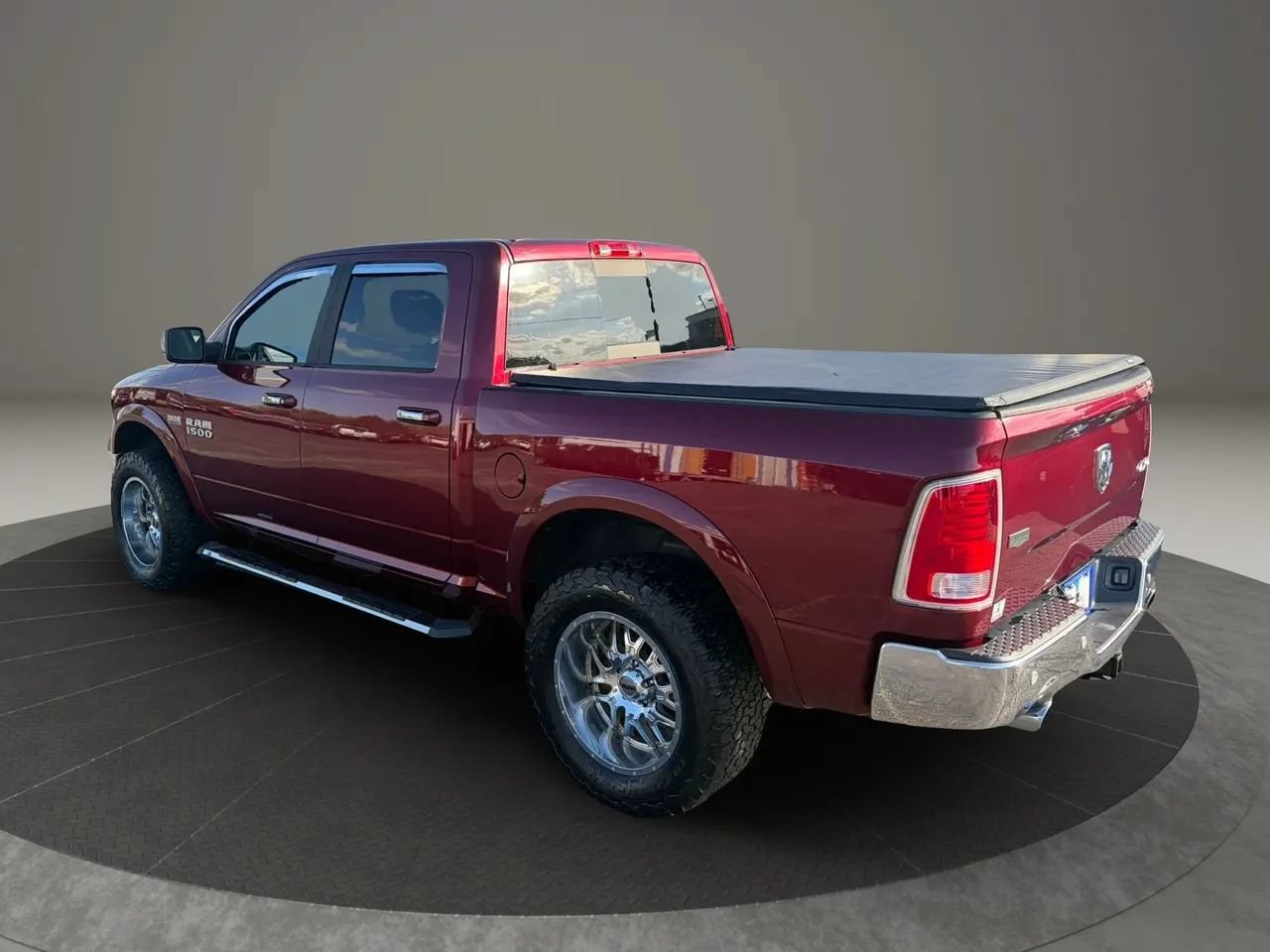 Used 2017 RAM 1500 Laramie w/ Convenience Group AWD/4WD image 3