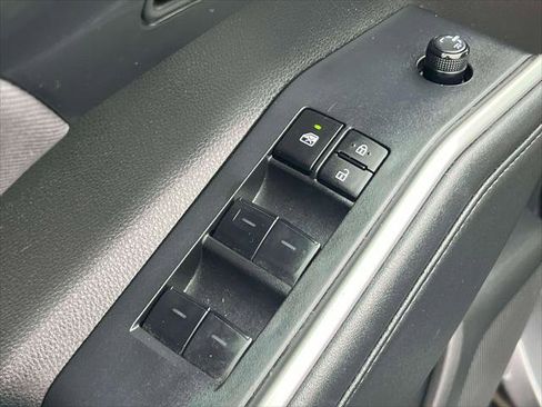 Certified 2024 Toyota Highlander LE AWD/4WD image 19