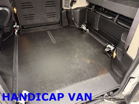 Used 2019 Dodge Grand Caravan SE image 13