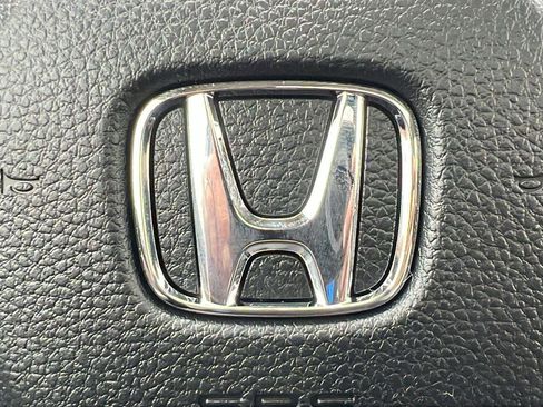 New 2025 Honda Pilot Touring image 34