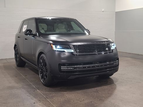 New 2026 Land Rover Range Rover SE image 11