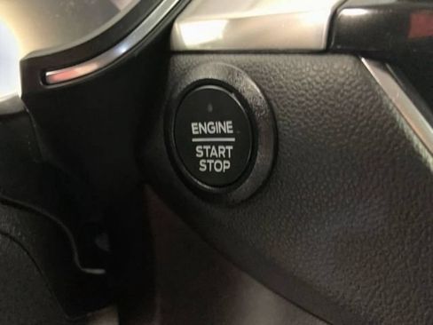 Used 2022 Ford Escape Titanium AWD/4WD image 26