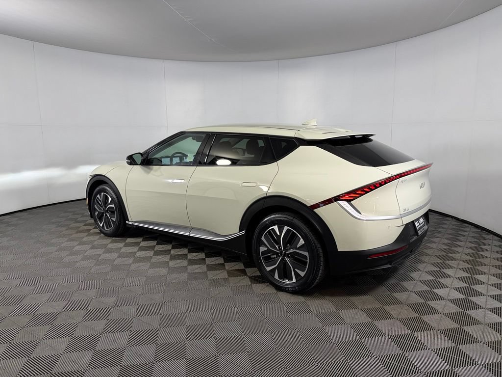 Used 2024 Kia EV6 Light RWD image 9