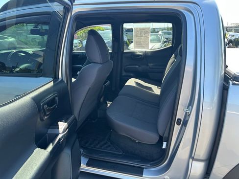 Used 2016 Toyota Tacoma TRD Off-Road w/ Premium & Technology Package AWD/4WD image 14