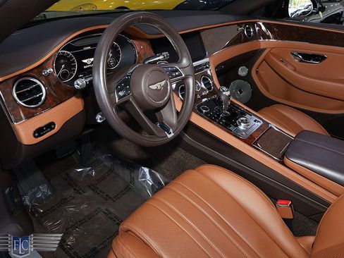 Used 2020 Bentley Continental GT image 21