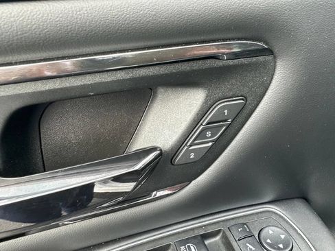 Used 2022 RAM 1500 Limited w/ Body-Colour Bumper Group AWD/4WD image 8