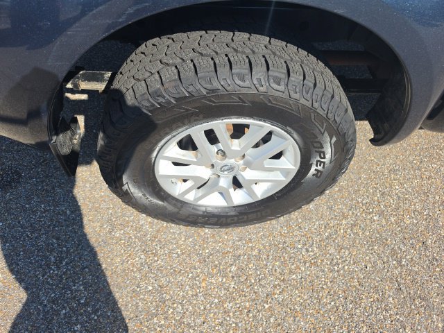 Used 2019 Nissan Frontier SV w/ Value Truck Package RWD image 12