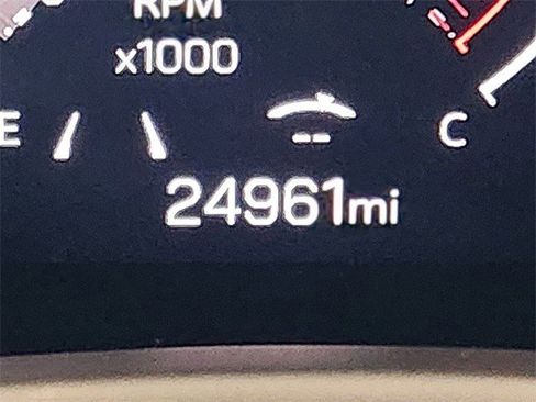 Certified 2025 GMC Yukon XL Denali image 22