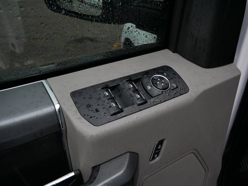 Used 2016 Ford F150 XLT w/ Equipment Group 302A Luxury AWD/4WD image 16
