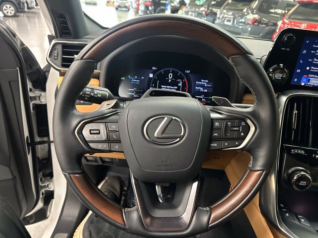 Used 2025 Lexus LX 600 4WD w/ Appearance Package image 12