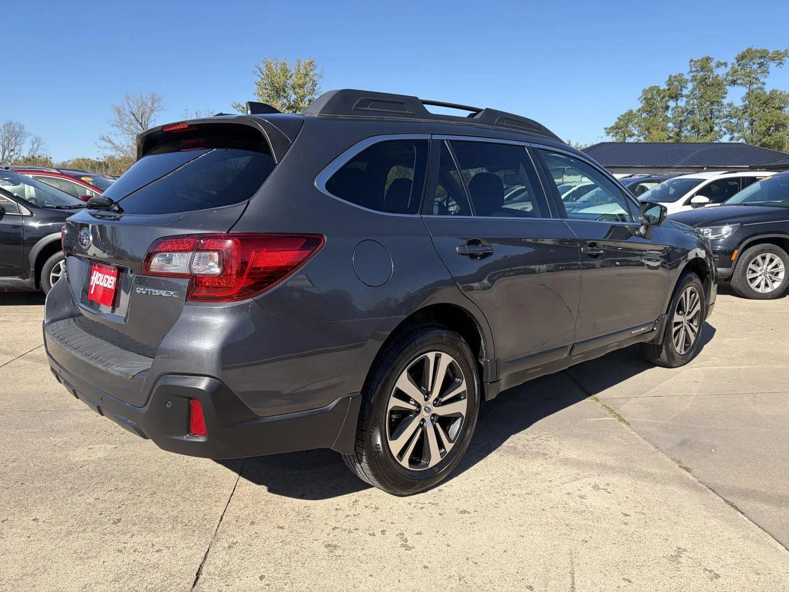 Used 2018 Subaru Outback 2.5i Limited AWD/4WD image 8