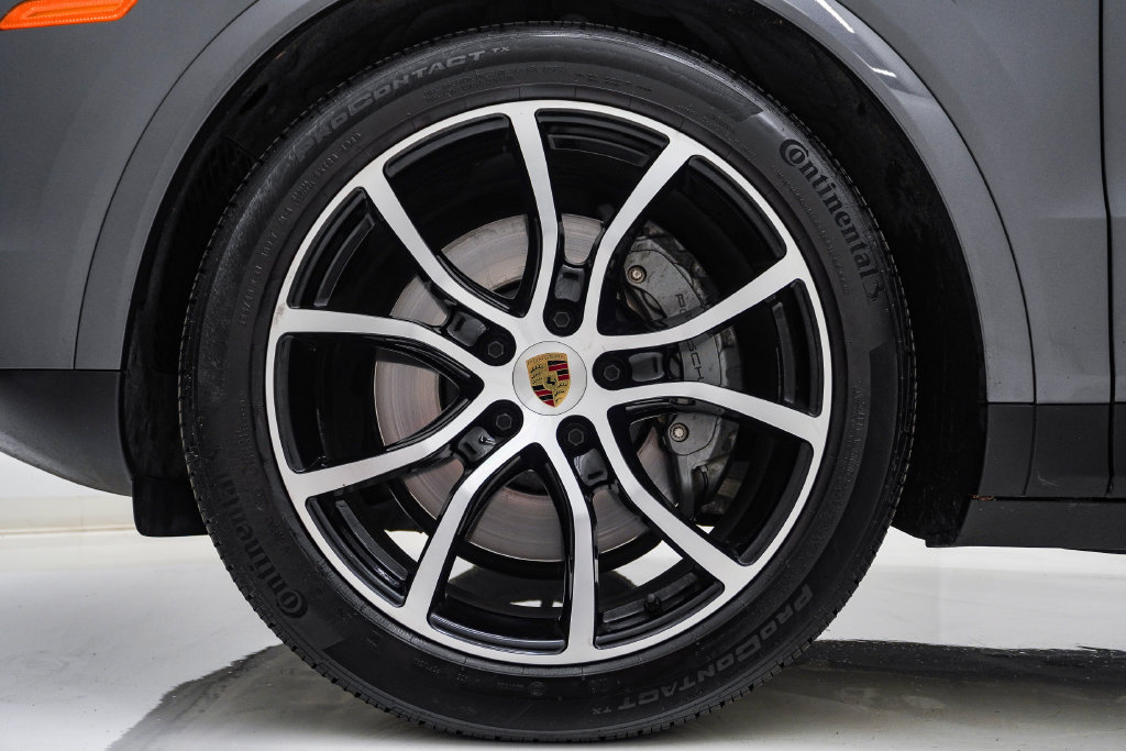 Certified 2023 Porsche Cayenne S AWD/4WD image 13