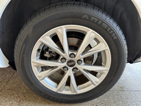 Used 2023 Audi Q3 2.0T Premium image 8