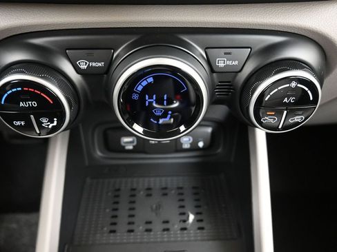 New 2026 Hyundai Venue SEL image 32